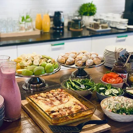 Saarjaerve Vaeike Puhkemaja Jaerve Aeaeres *