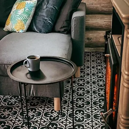 Saarjaerve Vaeike Puhkemaja Jaerve Aeaeres * Viira