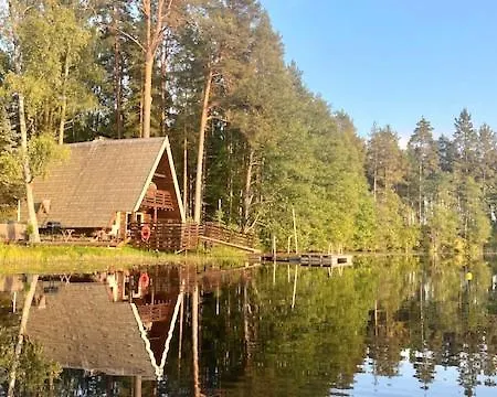 Saarjaerve Vaeike Puhkemaja Jaerve Aeaeres Chalet Viira