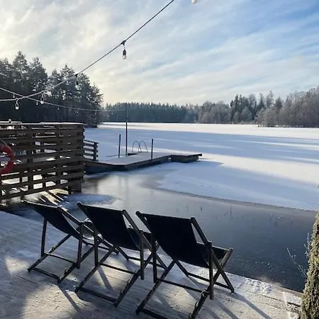 Saarjaerve Vaeike Puhkemaja Jaerve Aeaeres