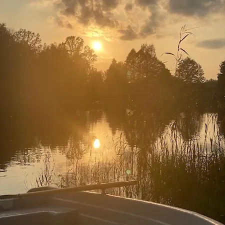 Saarjaerve Vaeike Puhkemaja Jaerve Aeaeres Chalet