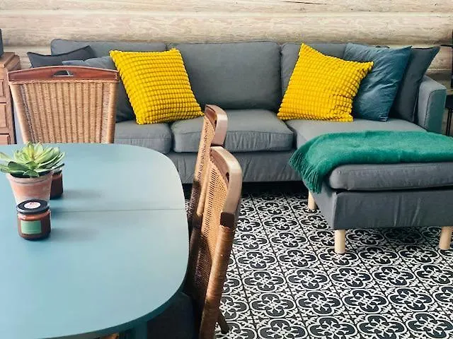 Chalet Saarjaerve Vaeike Puhkemaja Jaerve Aeaeres *