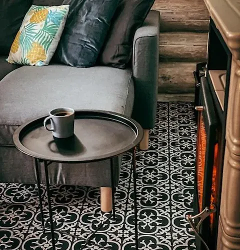 Saarjaerve Vaeike Puhkemaja Jaerve Aeaeres * Viira