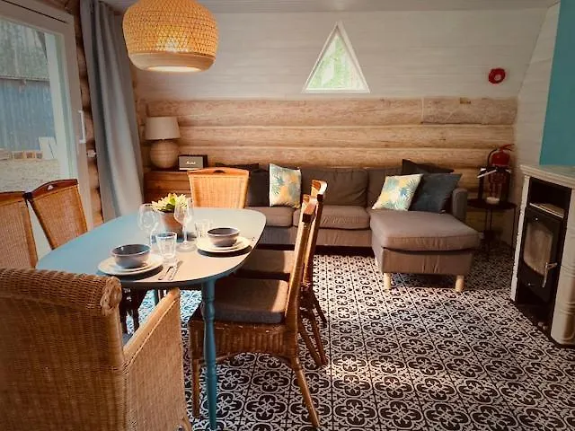 Chalet Saarjaerve Vaeike Puhkemaja Jaerve Aeaeres Viira