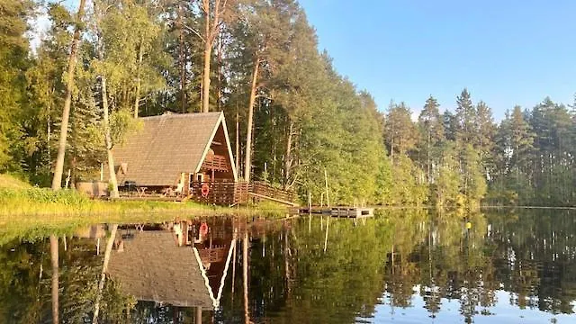 Saarjaerve Vaeike Puhkemaja Jaerve Aeaeres Chalet Viira
