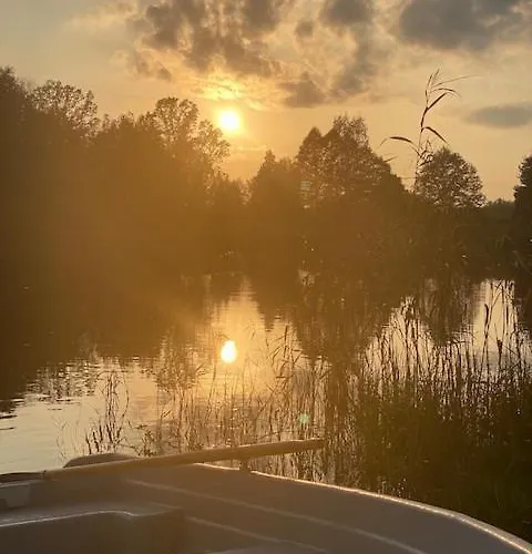 Saarjaerve Vaeike Puhkemaja Jaerve Aeaeres Chalet